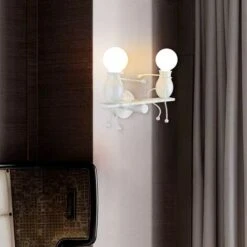 Lampada Da Parete Nordic Semplice In Ferro Battuto Creativa Lampadari A Sospensione Umanoide 2 Teste Lampadario Per Soggiorno Camera Da Letto Camera Dei Bambini Bianca -Negozio Di Illuminazione Per La Casa Alla Moda 19473635 3