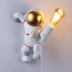 Applique Per Astronauti "Conrad". Colore Bianco -Negozio Di Illuminazione Per La Casa Alla Moda 41983923 2